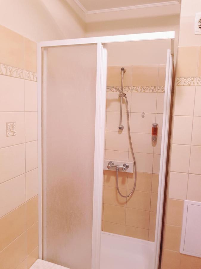 Lola Studio Apartman Hajduszoboszlo Ngoại thất bức ảnh