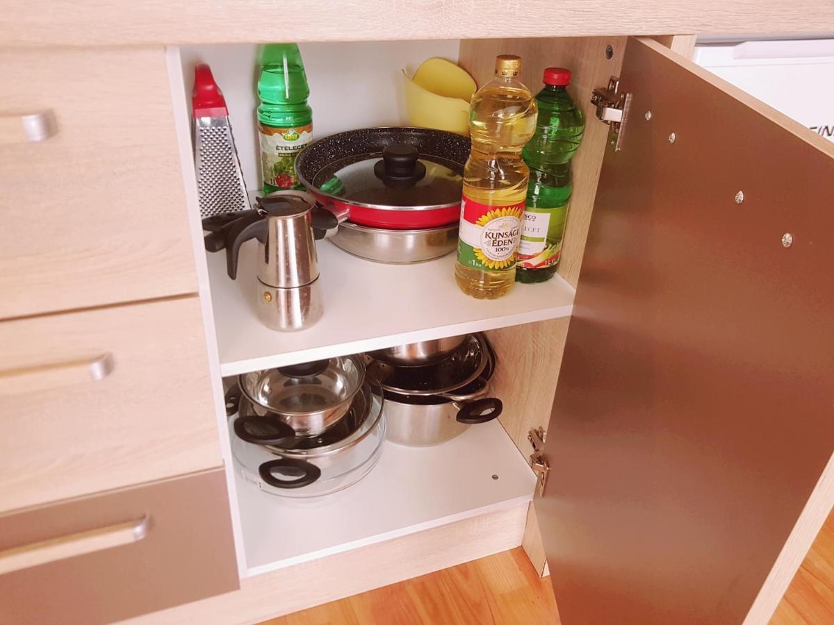 Lola Studio Apartman Hajduszoboszlo Ngoại thất bức ảnh